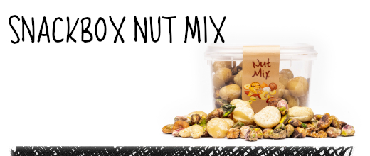 The snack box with an exquisite nut mix! Nut mix (EU), macadamia nuts (AUS), pistachios (IRN). Sulphur-free and naturally contains sugar.

Average nutritional values for 100g:
Energy 2642 kJ (634 kcal), fat 59g, of which saturated fatty acids 6.1g, carbohydrates 10g and of which sugar 7g, protein 16g, salt 0g.